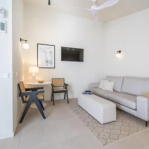https://mlaga-centro-terraza-malaga.1costadelsol.com