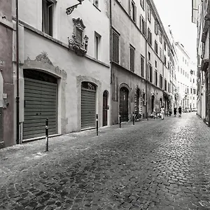 Apartment Old Monserrato In Campo De' Fiori, Rome