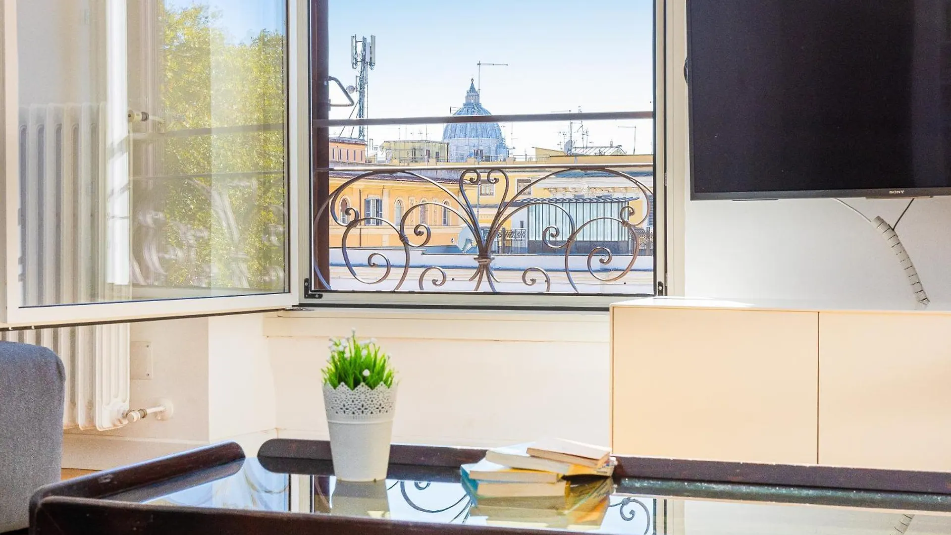 Giulio Cesare Penthouse Rental In Rome 0*,